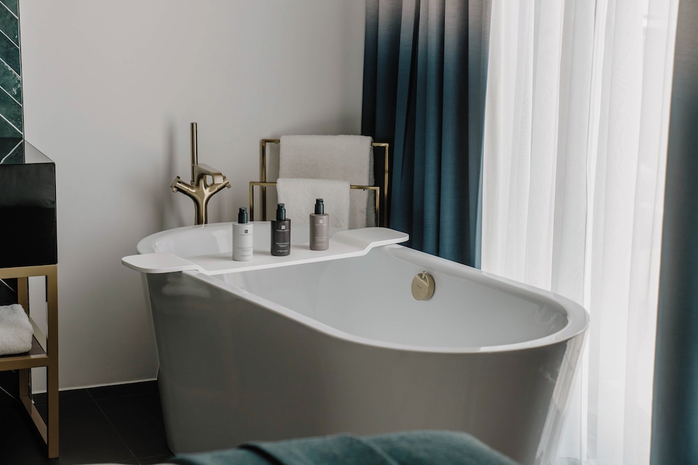 the halyard liverpool vignette collection an ihg hotel