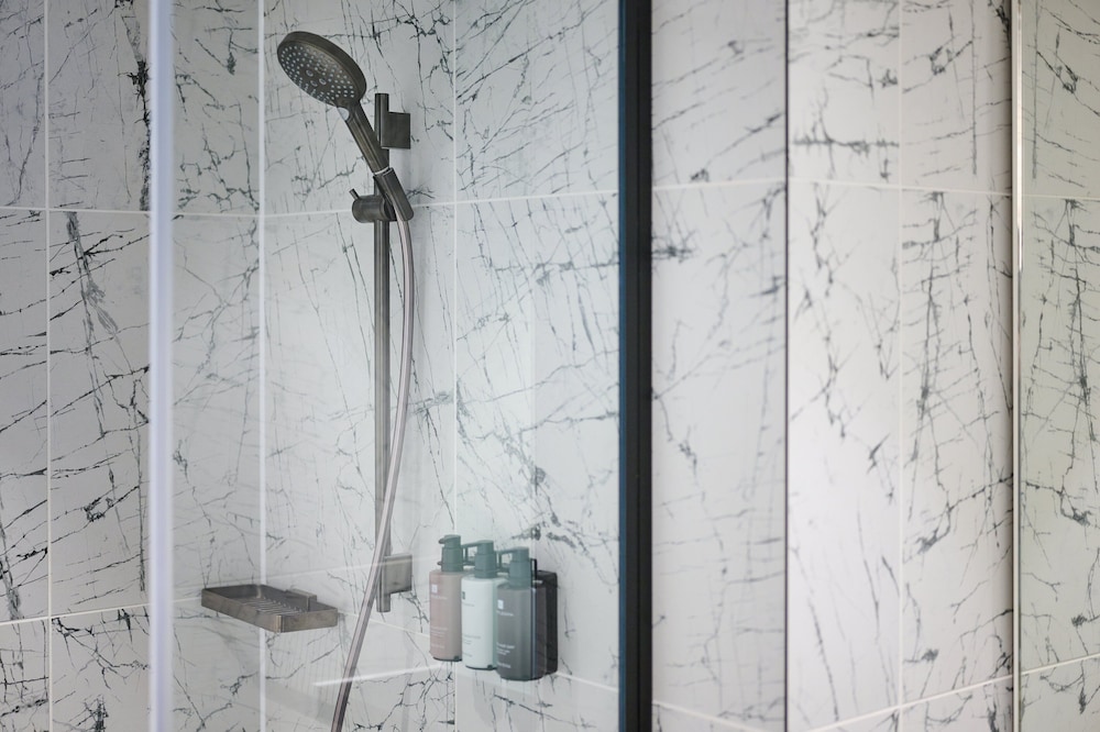 the halyard liverpool vignette collection an ihg hotel