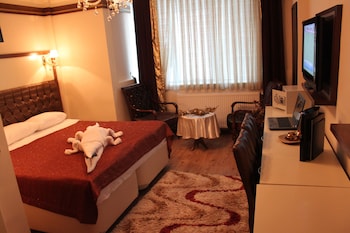 gloria tibi hotel