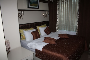 gloria tibi hotel