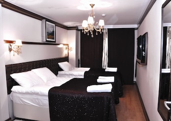 gloria tibi hotel