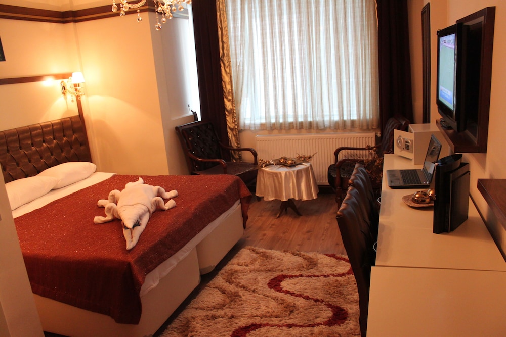 gloria tibi hotel