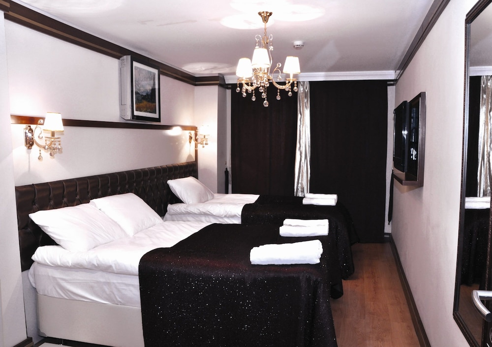 gloria tibi hotel
