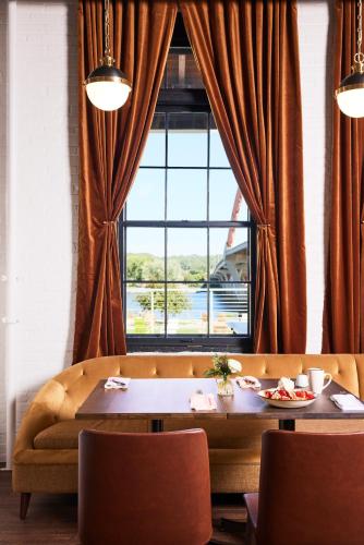 the confluence hotel