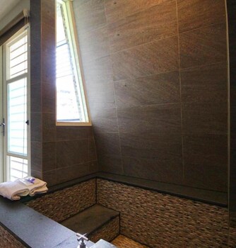 now and then hot spring inn