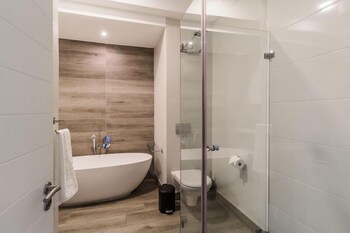 stay at the regency apartment hotel