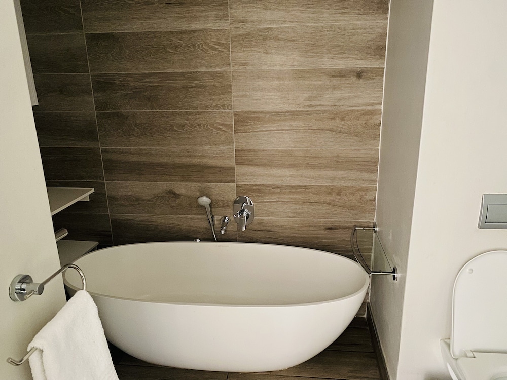 stay at the regency apartment hotel
