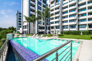stay at the regency apartment hotel