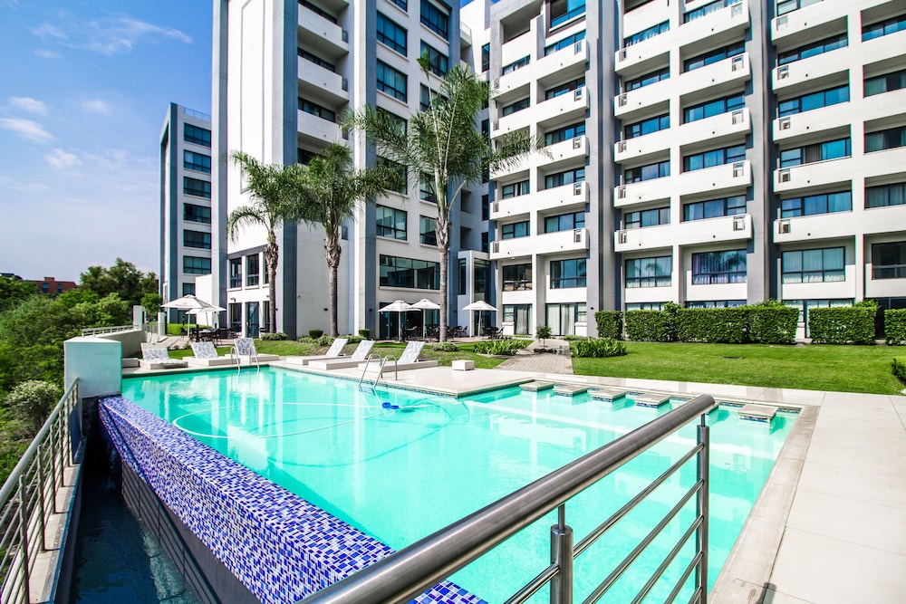 stay at the regency apartment hotel