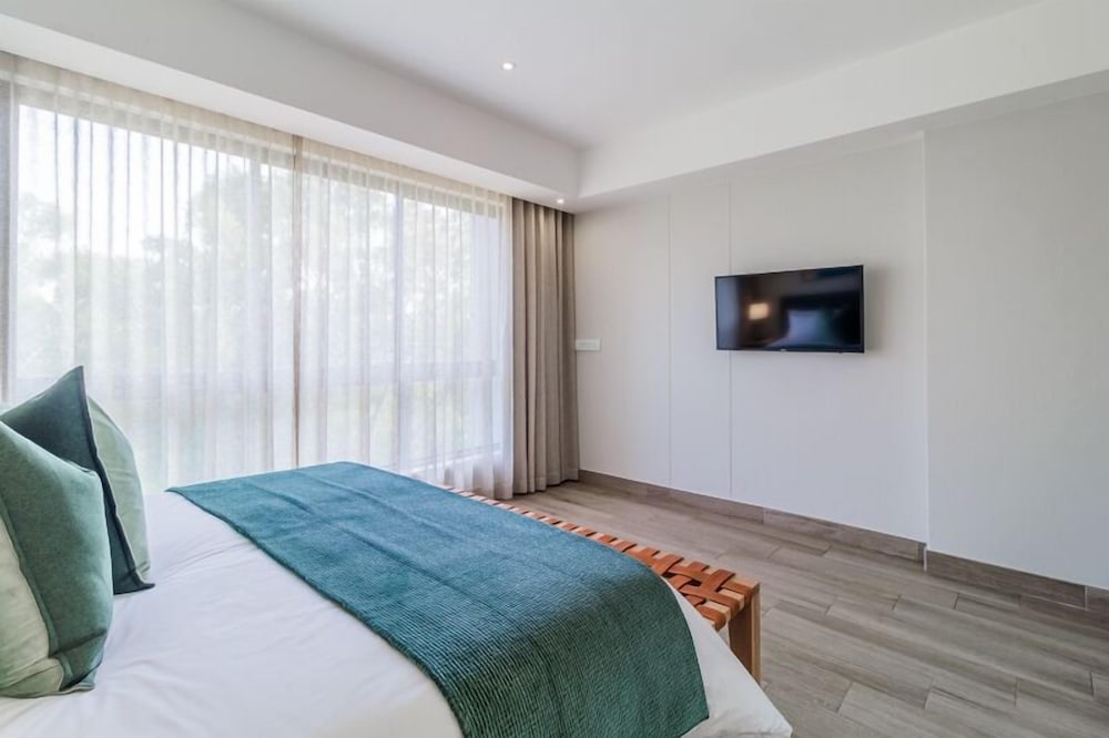 stay at the regency apartment hotel