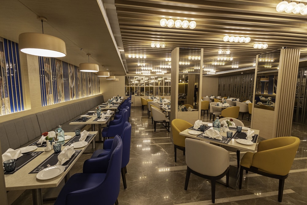 golden tulip bhopal