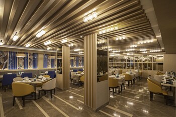 golden tulip bhopal