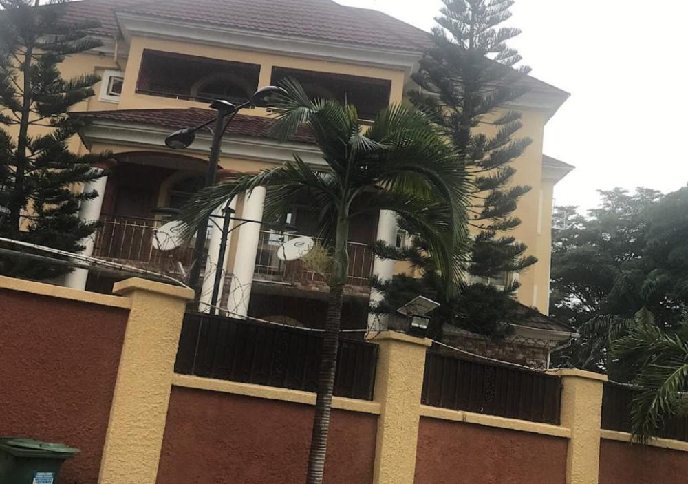 royale crown villa apartment