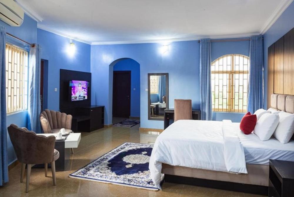 royale crown villa apartment