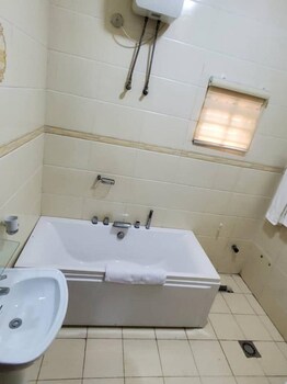 royale crown villa apartment