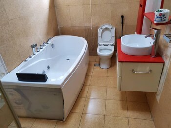 royale crown villa apartment