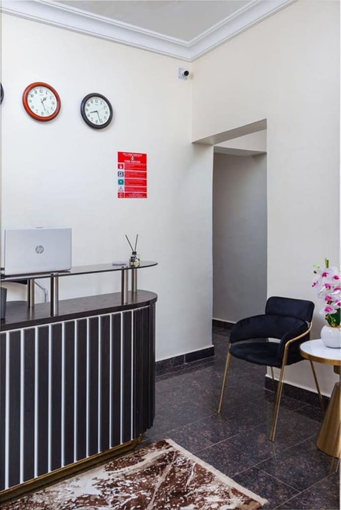 royale crown villa apartment