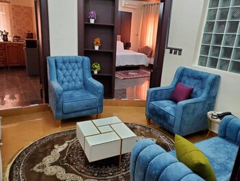 royale crown villa apartment