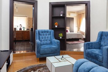 royale crown villa apartment