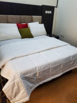 royale crown villa apartment