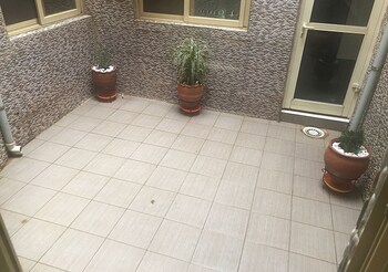 royale crown villa apartment