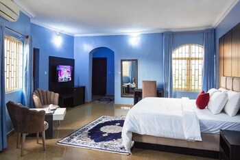 royale crown villa apartment