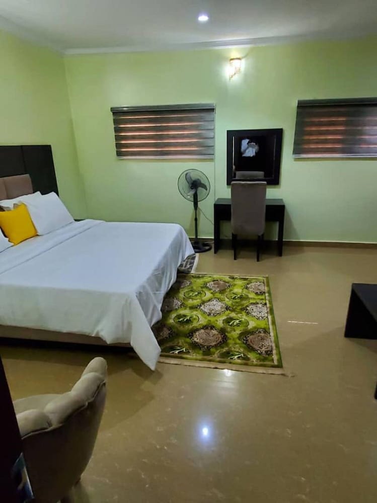 royale crown villa apartment