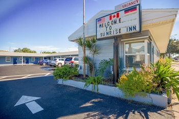 sunrise inn by oyo titusville fl