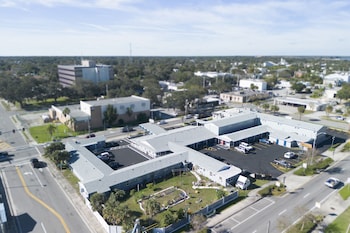 sunrise inn by oyo titusville fl