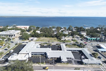 sunrise inn by oyo titusville fl