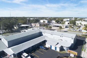 sunrise inn by oyo titusville fl