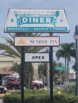 sunrise inn by oyo titusville fl