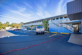 sunrise inn by oyo titusville fl