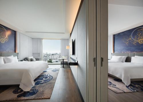 grande centre point surawong bangkok