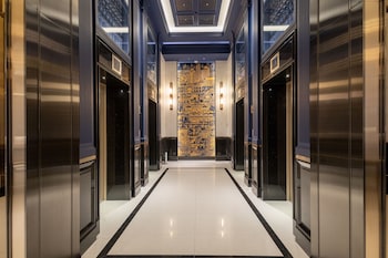 grande centre point surawong bangkok