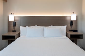 grandstay hotel and suites algona ia