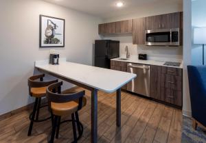 grandstay hotel and suites algona ia