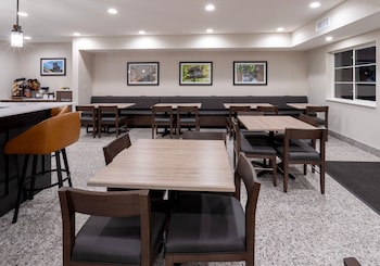 grandstay hotel and suites algona ia