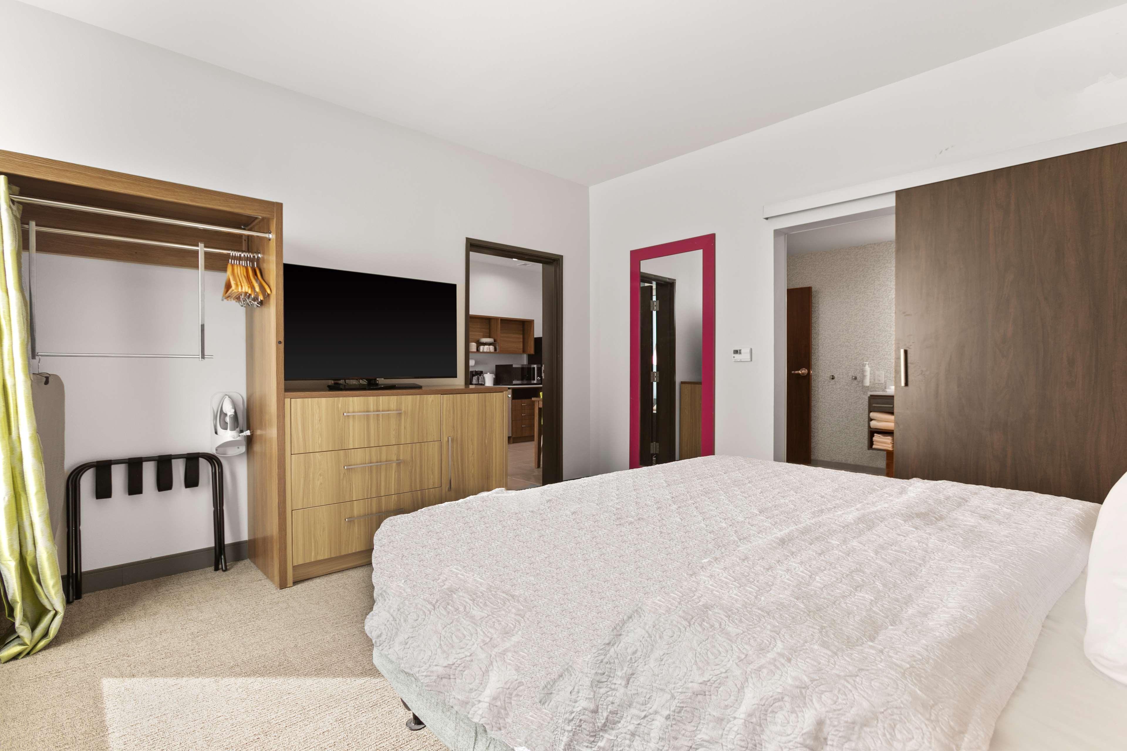home2 suites by hilton phoenix downtown