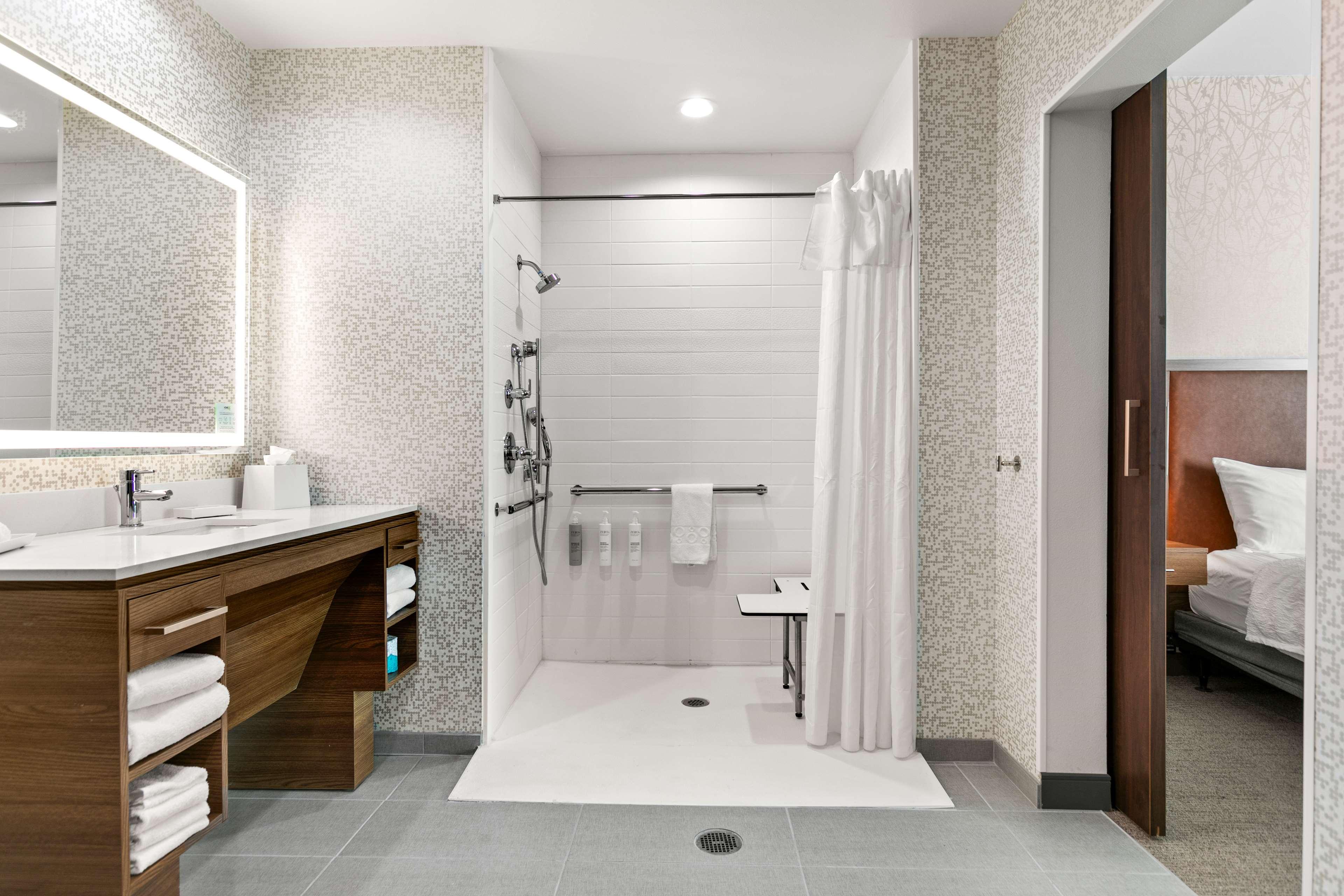 home2 suites by hilton phoenix downtown