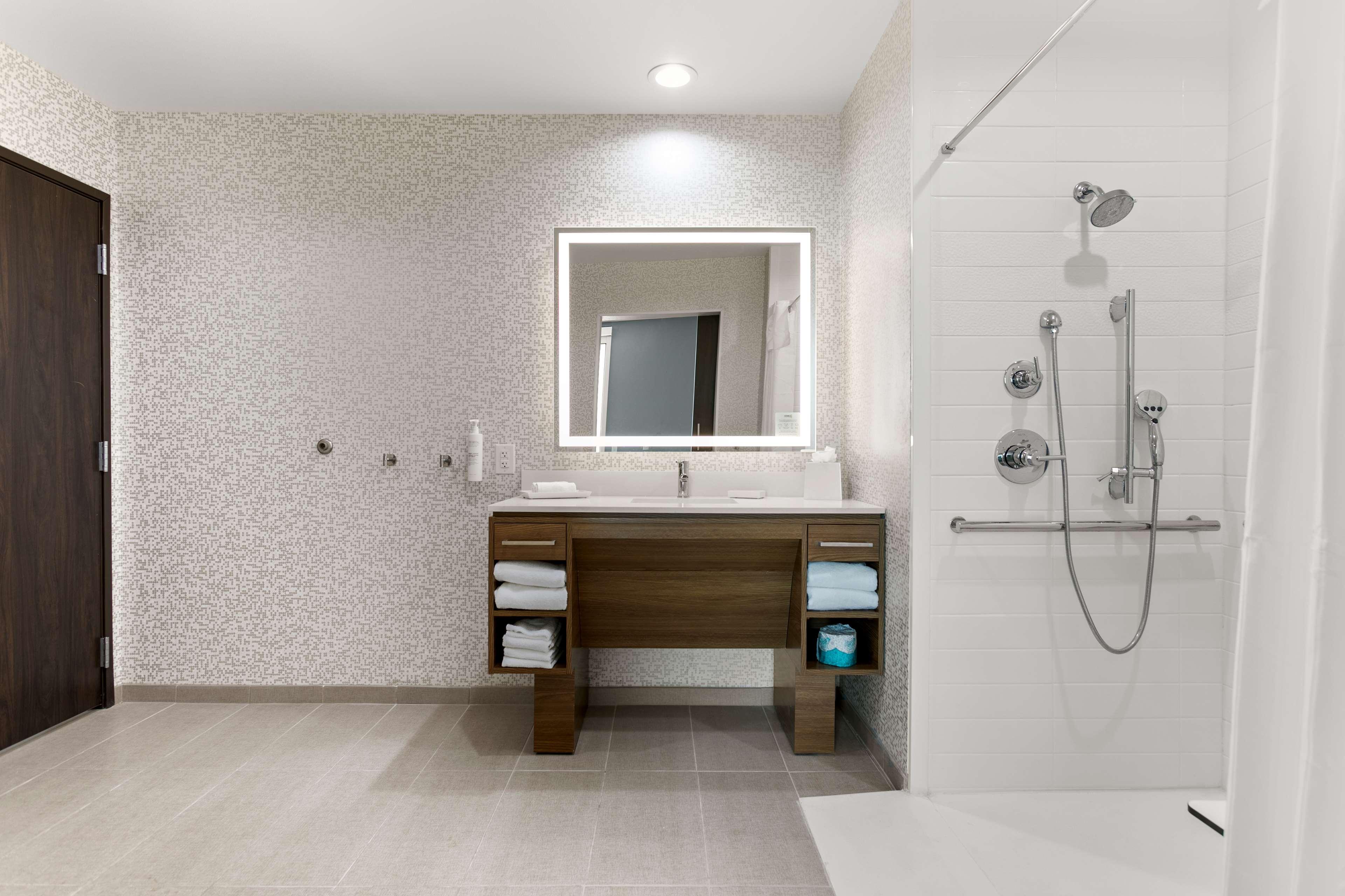 home2 suites by hilton phoenix downtown
