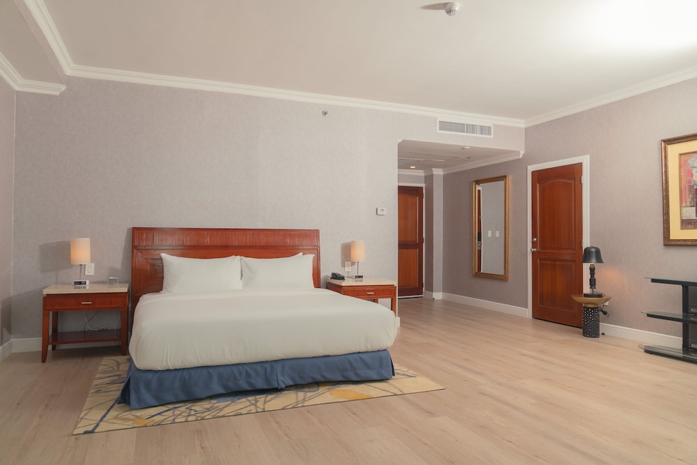 waymore hotel spa and casino