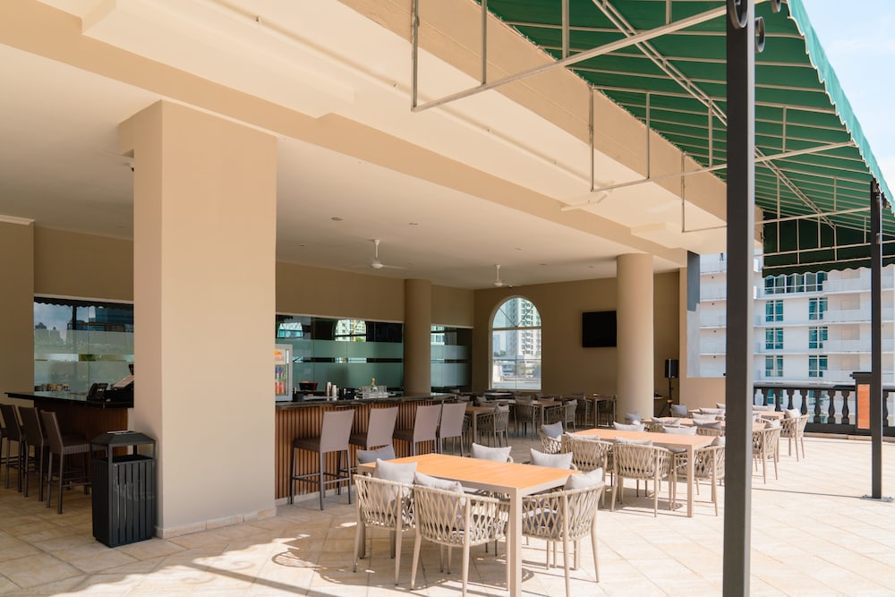 waymore hotel spa and casino