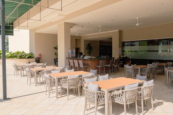 waymore hotel spa and casino