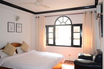 hotel holy inn
