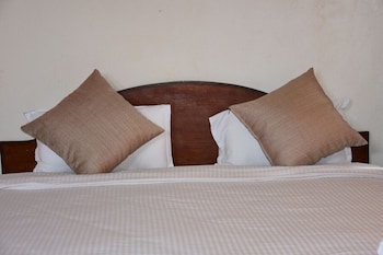 hotel holy inn