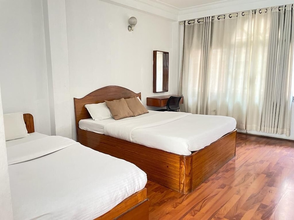 hotel holy inn