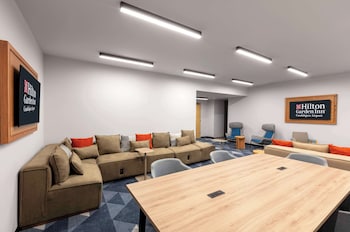 hilton garden inn guadalajara airport