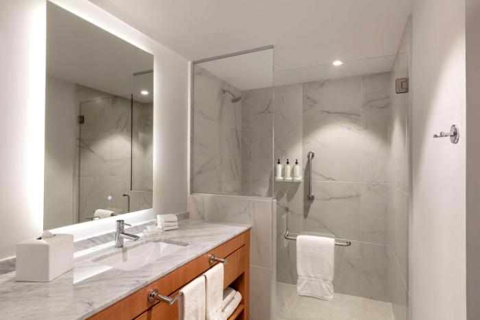 hilton garden inn guadalajara airport