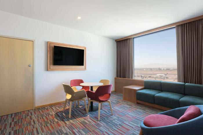 hilton garden inn guadalajara airport